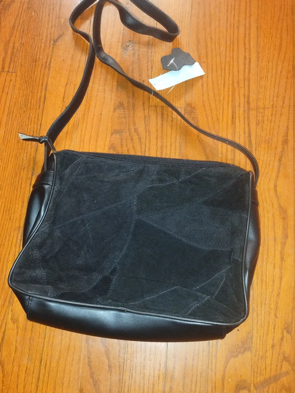 No Label sleek black